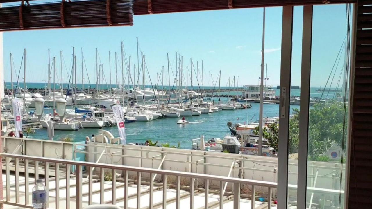 La Pecherie: Seaside Family Cocoon with Port Views Agde Exterior photo